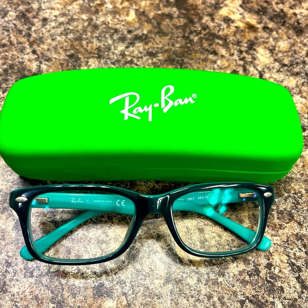 Youth Ray-Ban Glasses.